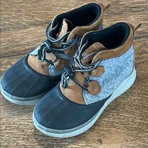 Kids Sorel boots brown and Gray Outdoor Lace-Up Boots size 4